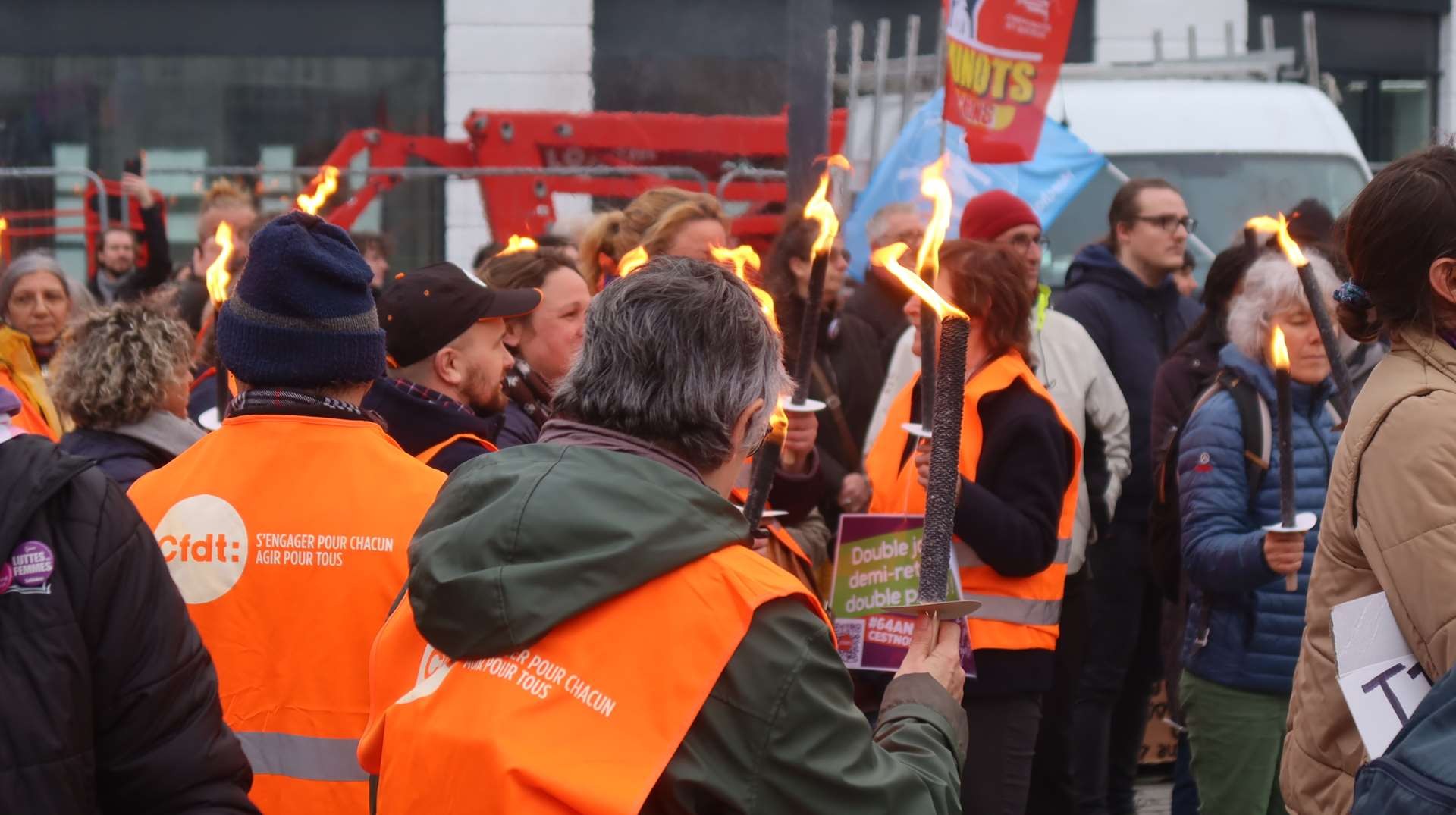 8 mars marche journee droits des femmes 24 