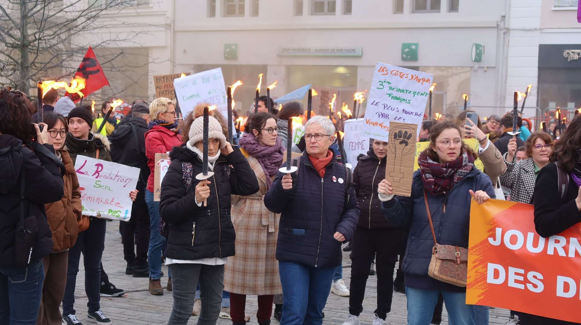 8 mars marche journee droits des femmes 26 