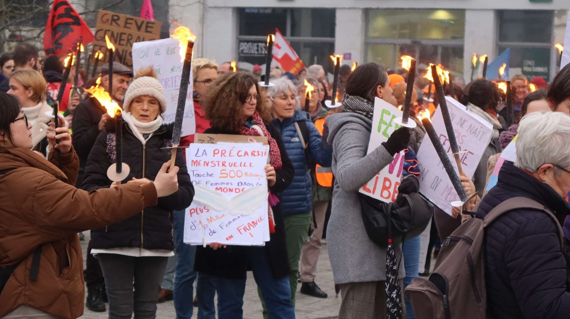 8 mars marche journee droits des femmes 28 