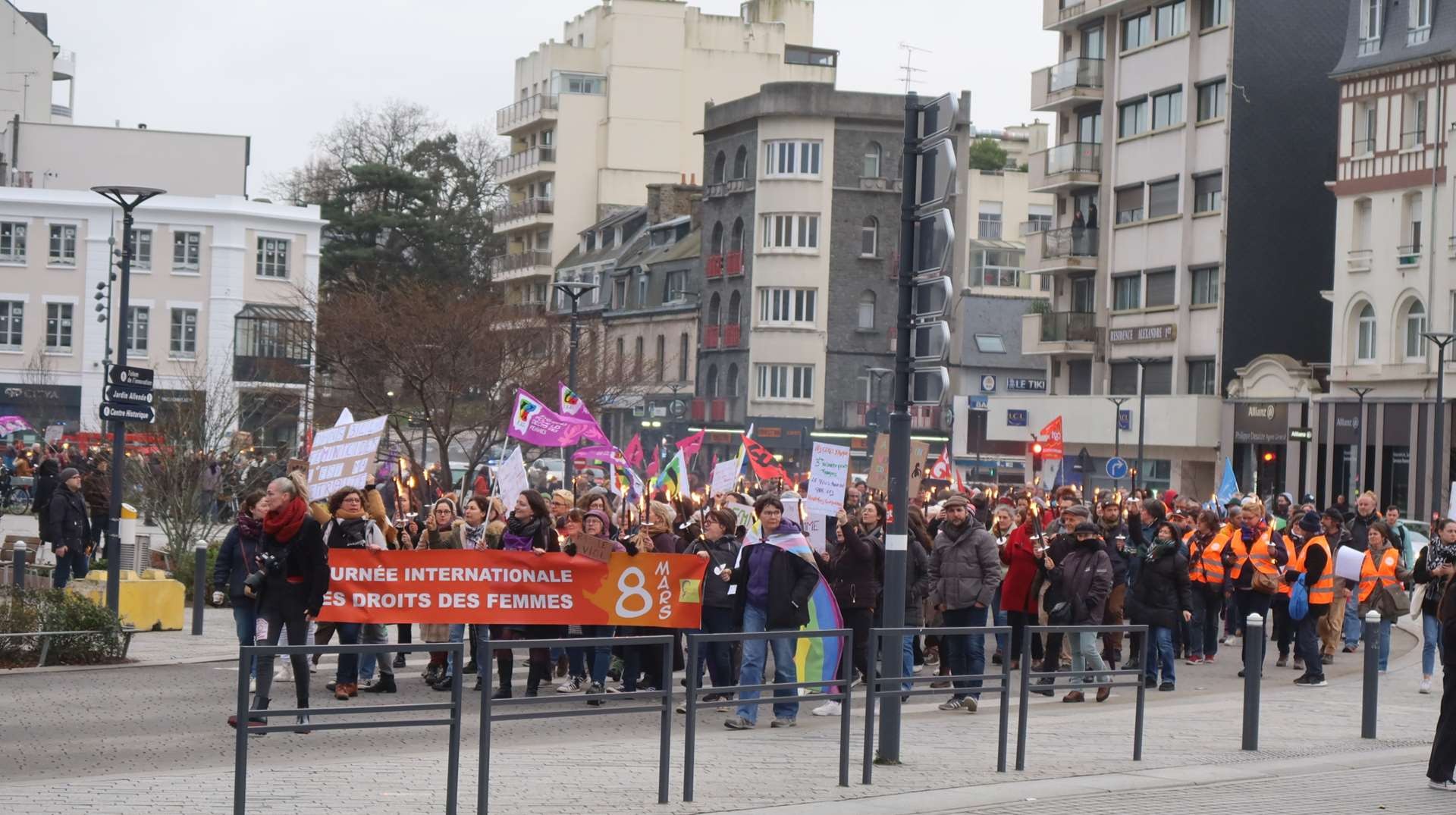 8 mars marche journee droits des femmes 36 