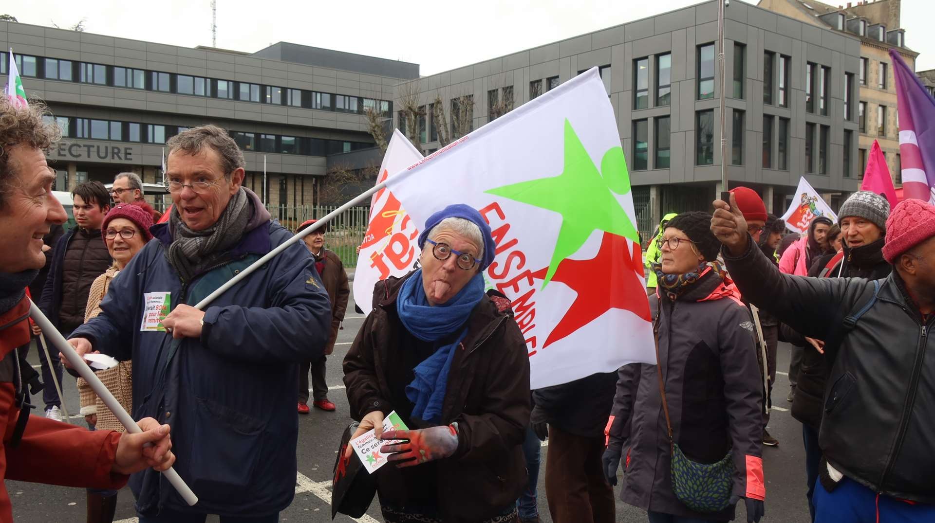 8 mars sb manif syndicale 17 