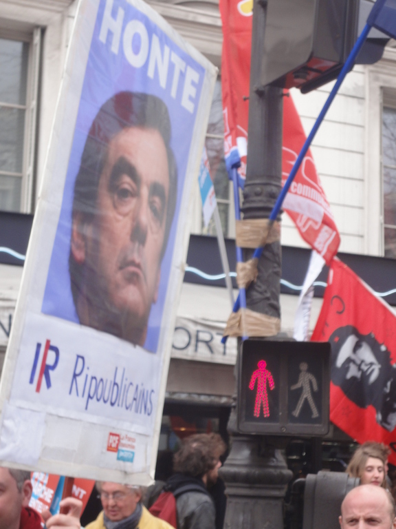 Fillon.....dégage !