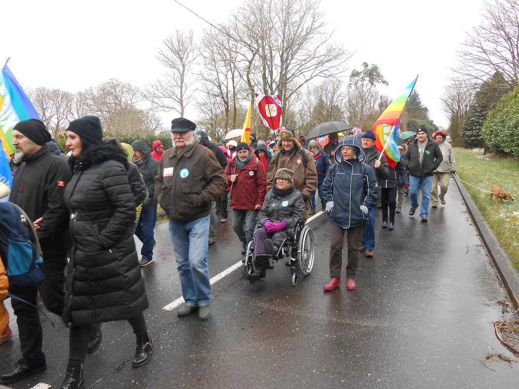 Brennilis marche vers la centrale